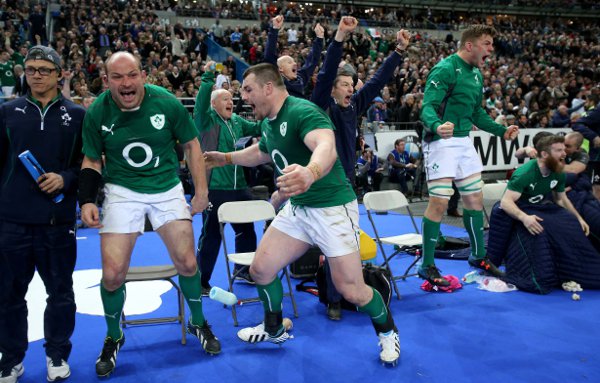 Ireland's Rory Best, Cian Healy and Jordi Murphy celebrate at the final whistle Credit ©INPHO/Dan Sheridan