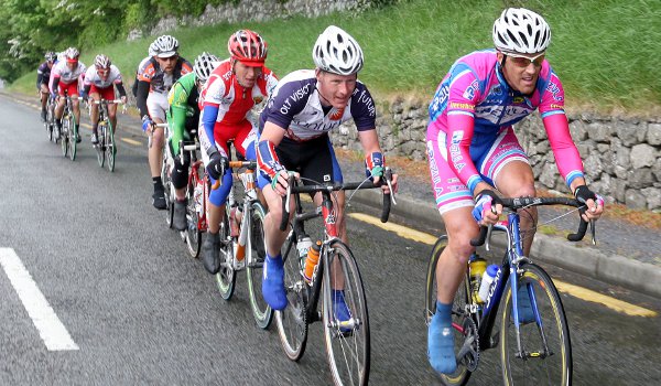 Power of the Pezula team leads the breakaway of RÁS Stage 4 in 2008. He is making a comeback in the same event this season