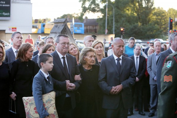 Kathleen Reynolds and her sons Albert (left) and Phillip with the Reynolds family arriving at the Church of the Sacred Heart in Donnybrook for the removal of of former Taoiseach Albert Reynolds. (Photocall Ireland/GIS)
