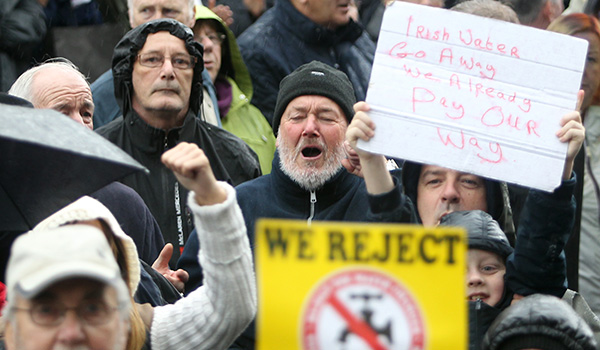 water-charge-protest-n