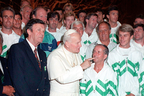 The Ireland team meet Pope John Paul II ahead of the Italy game