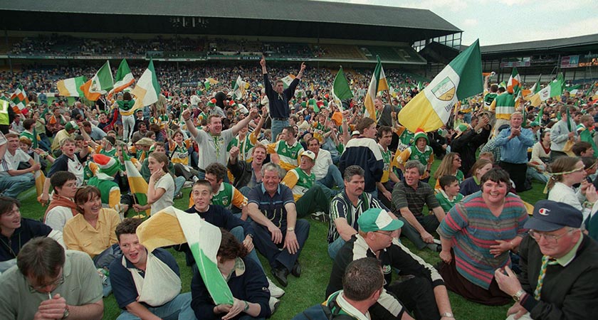 All Ireland Semi-Final 22/8/1998; Offaly v Clare Offaly fans protest at the end of the match when the ref blew the match up early © INPHO/James Meehan