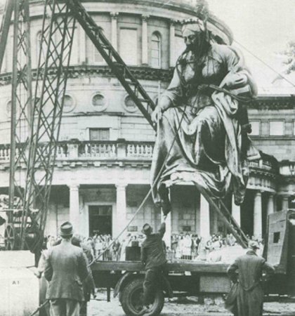 Queen Victoria being removed from Leinster House. Picture: Come Here To Me blog