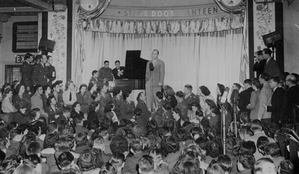 Bing Crosby sings White Christmas to US troops. Picture: public domain