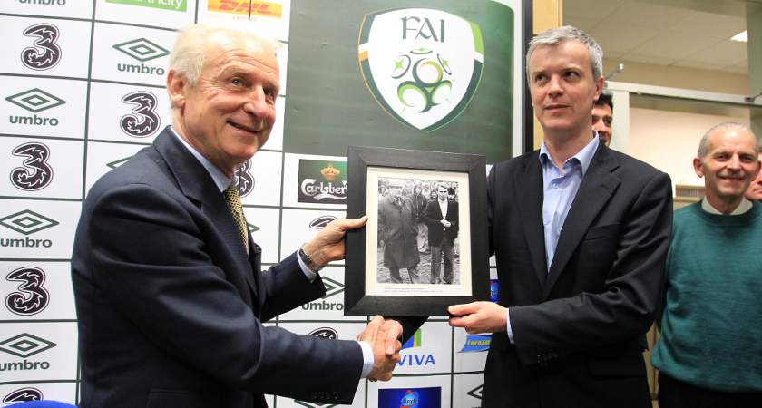 Trapattoni is presented with a photograph by Tadhg Carey of himself and then AC Milan manager Nereo Rocco in Athlone [Picture: Inpho]