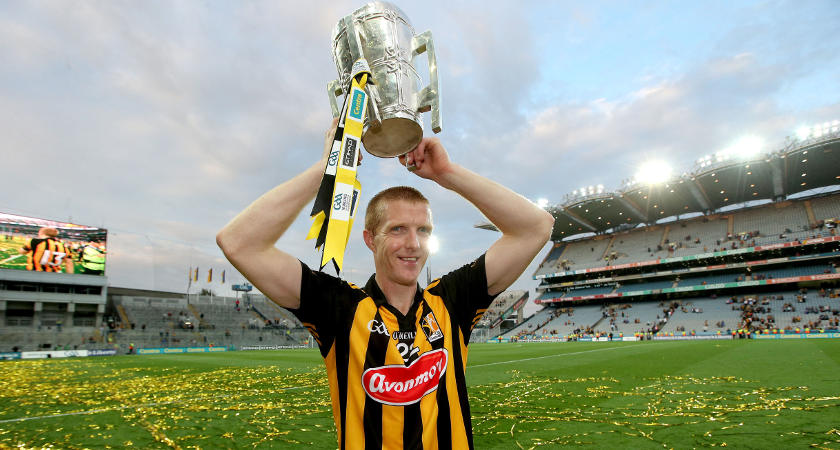 Henry Shefflin celebrates with The Liam McCarthy Cup in 2014 [Mandatory Credit ©INPHO/Ryan Byrne]