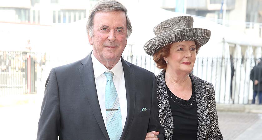 LONDON, ENGLAND - MARCH 13:  Sir Terry Wogan and Lady Helen Wogan attend a memorial service for Sir David Frost at Westminster Abbey on March 13, 2014 in London, England.  (Photo by Chris Jackson/Getty Images)