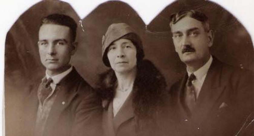 Eric Giggins with his parents Evelyn Bruce and William Giggins