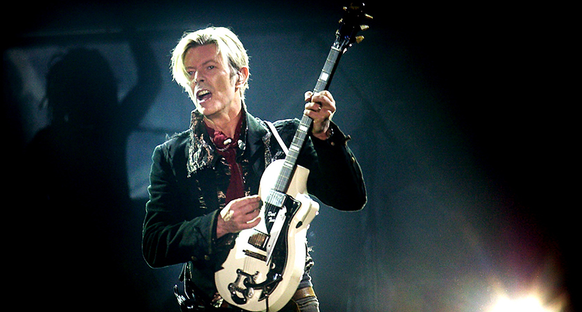 Rock legend David Bowie performs on stage at the Forum in Copenhagen late 07 October 2003. == DENMARK OUT == AFP PHOTO NILS MEILVANG/SCANPIX NORDFOTO (Photo credit should read NILS MEILVANG/AFP/Getty Images)