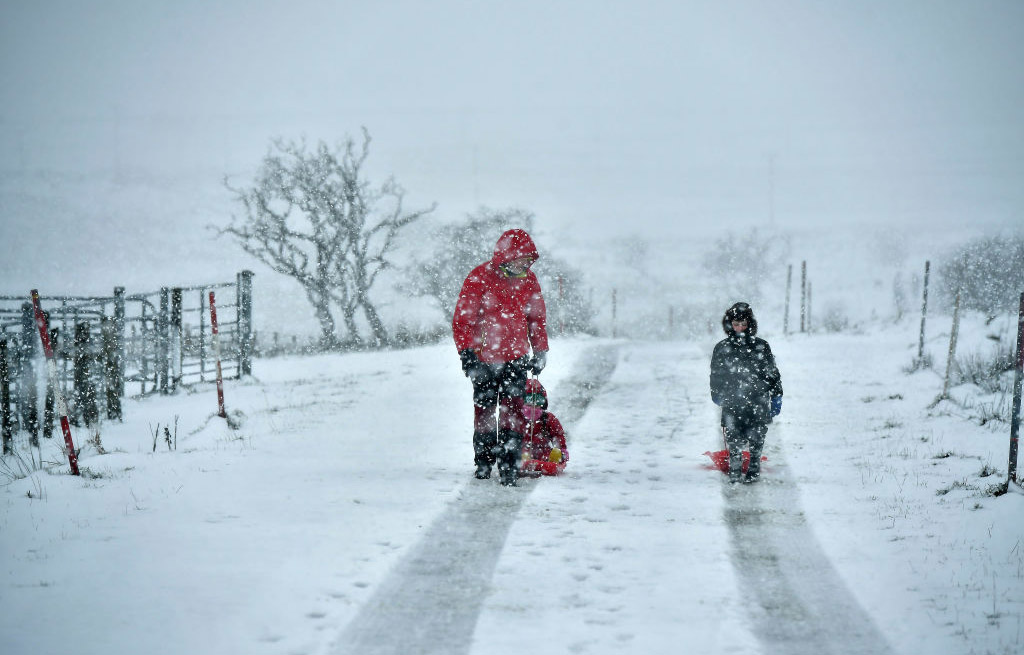 Met Éireann warns of snow, hail and thunder throughout Ireland today