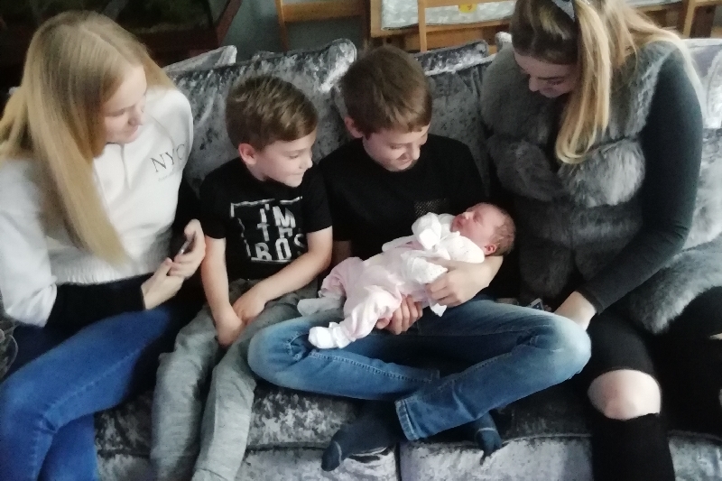 Father of five who set up Crowdfunding Page to pay for Christmas hits £2,000 target.