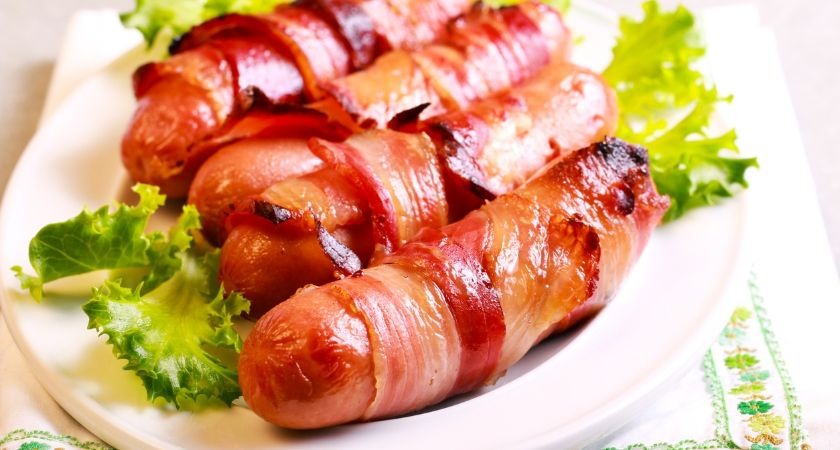 This pub is willing to pay you £500 to taste test pigs in blankets for Christmas.
