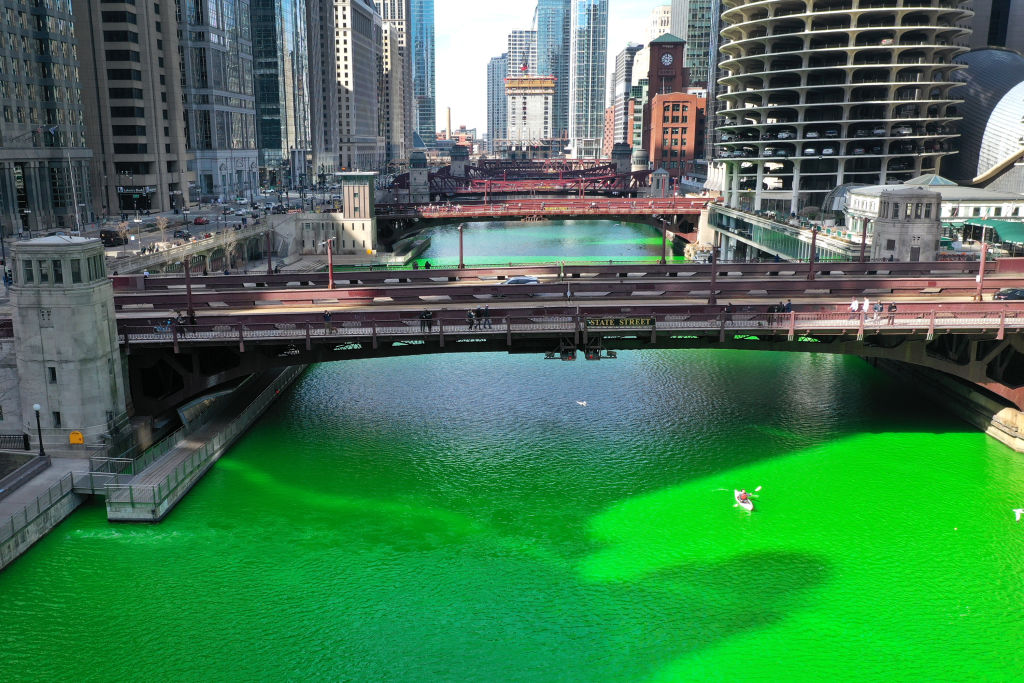 Chicago Building And Cityscape On Saint Patrick's Day Around Chicago River  Walk With Green Color Dyeing River In Chicago Downtown, Illinois, USA,  Crowned Irish And American People Are Celebrating. Stock Photo, Picture