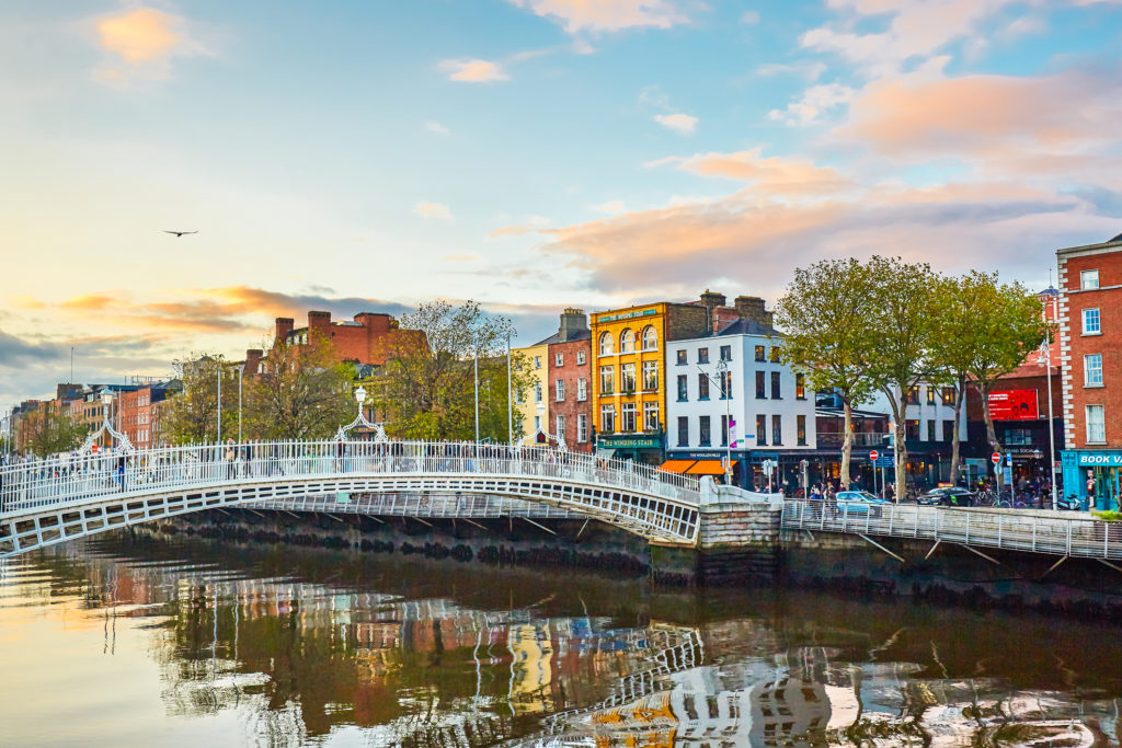 The Ha'penny Bridge is a pedestrian bridge built in 1816 over the River Liffey in Dublin, Ireland.